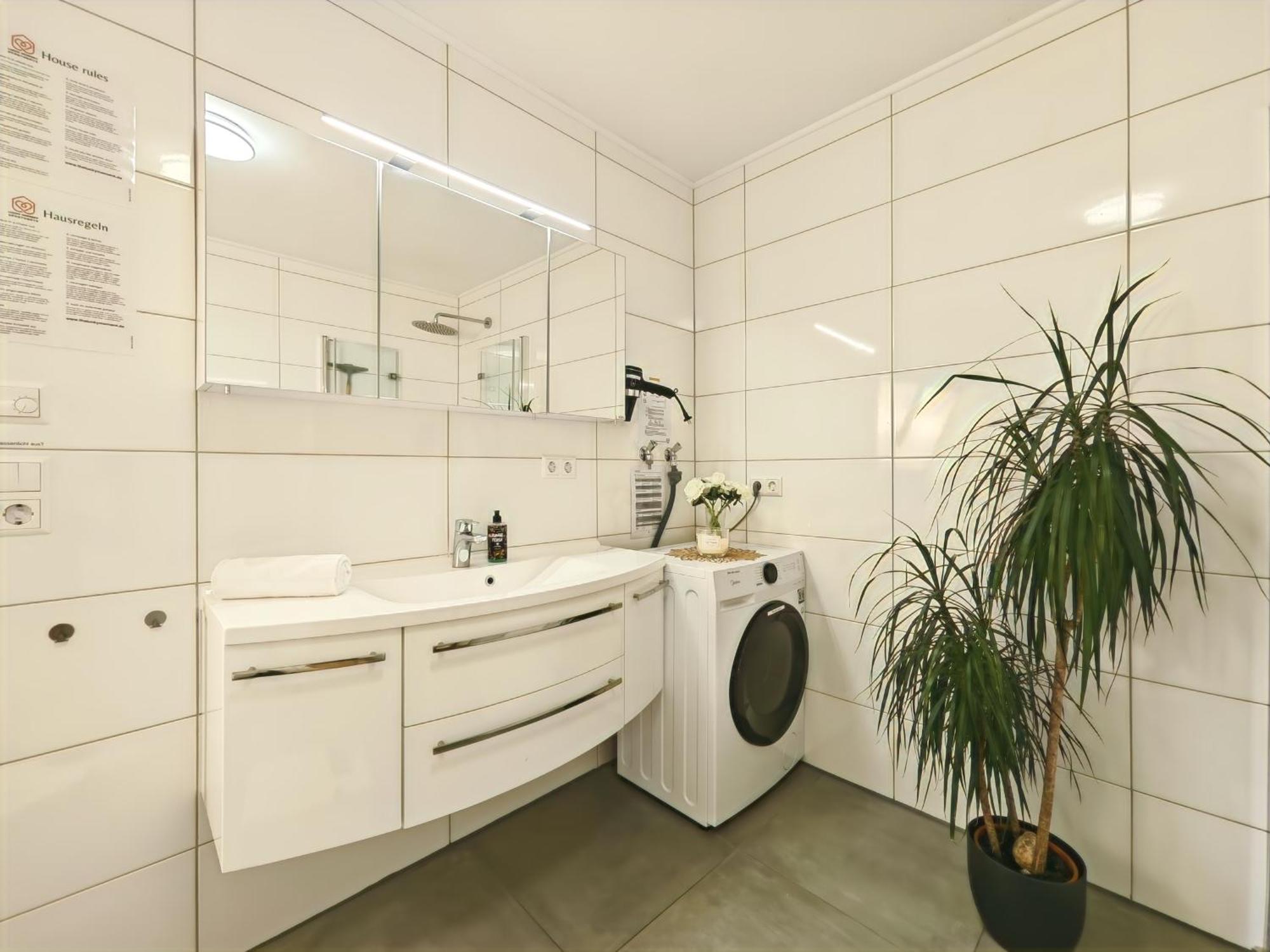 Kaiserin Sisi Fuer Bis Zu 6 - Arbeitsplatz, Badewanne, Parkplatz, Waschmaschine Dinkelsbühl Esterno foto